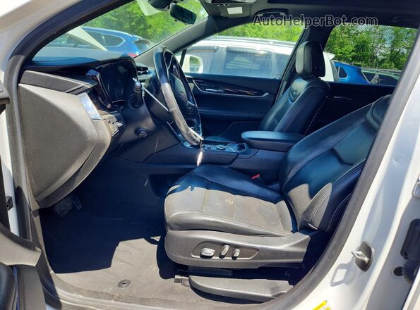 1GYKPCRS4LZ101630 2020 CADILLAC XT6 White Front interior view