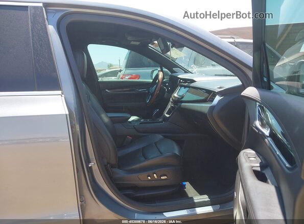 1GYKPCRS5LZ149802 2020 CADILLAC XT6 Серый Вид салона спереди