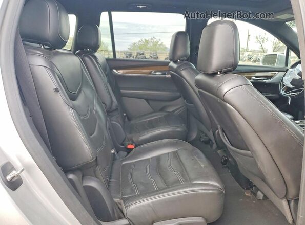 1GYKPHRS3LZ109523 2020 CADILLAC XT6 Silver Widok wnętrza z tyłu