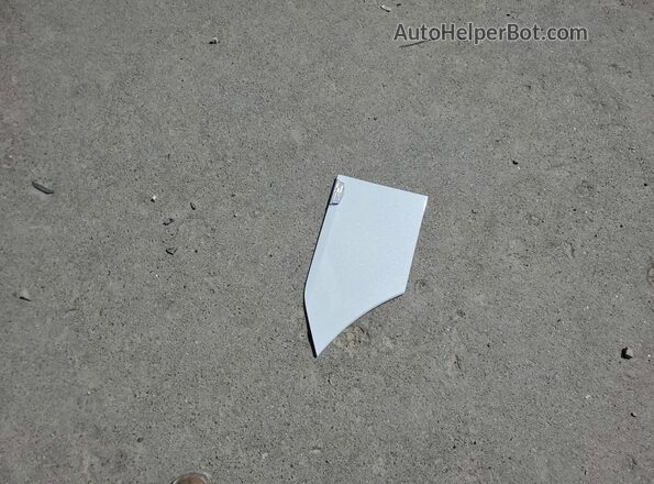 1GYKPURL4TZ301616 2026 CADILLAC OTHER White VIN կոդի պիտակի տեսք