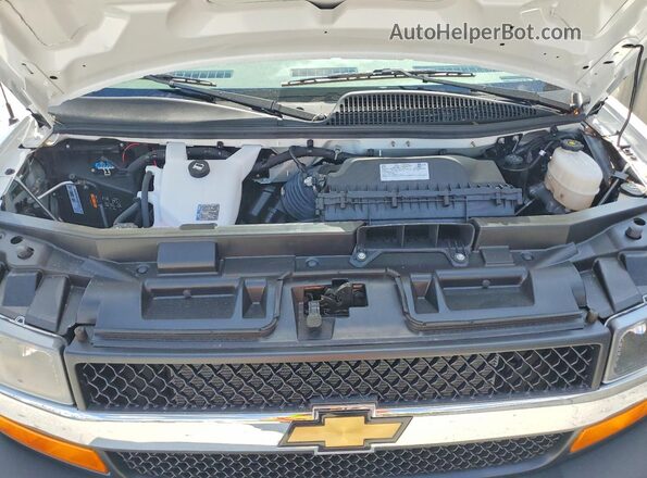 1HA3GSC73SN014876 2025 CHEVROLET EXPRESS White Rear interior view