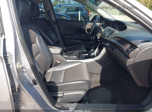 1HGCR2F05GA247204 2016 HONDA ACCORD Silver Вид салону спереду