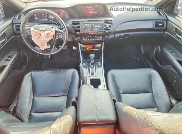 1HGCR2F10HA078901 2017 HONDA ACCORD Красный Вид панели приборов