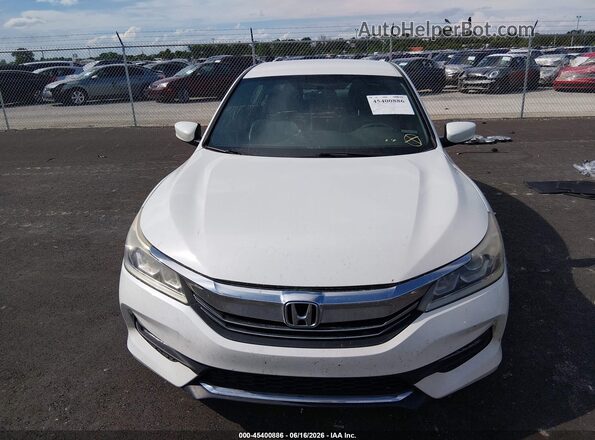 1HGCR2F18HA061361 2017 HONDA ACCORD Белый Вид щитка приборов