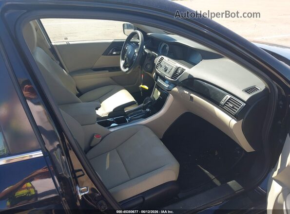 1HGCR2F32HA061924 2017 HONDA ACCORD Black Вид салону спереду
