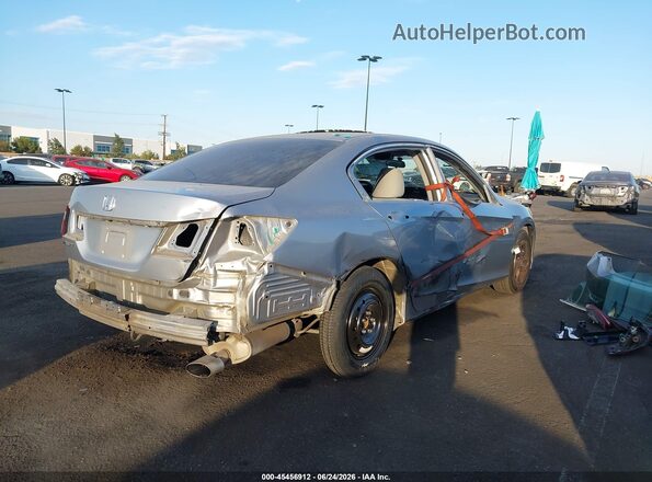 1HGCR2F37HA024609 2017 HONDA ACCORD Silver Widok z przodu