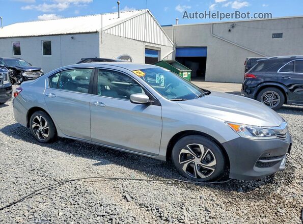 1HGCR2F38HA142913 2017 HONDA ACCORD Silver Առջևի աջ