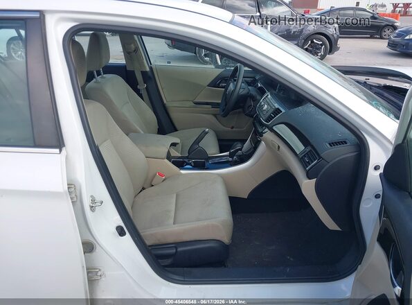 1HGCR2F3XHA221905 2017 HONDA ACCORD White Вид салону спереду