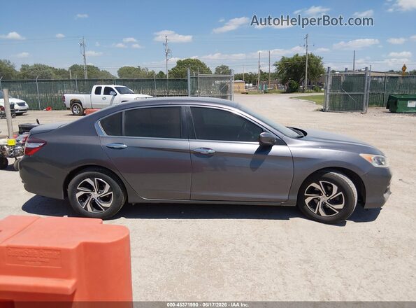 1HGCR2F3XHA247212 2017 HONDA ACCORD Gray Вид задньої частини салону