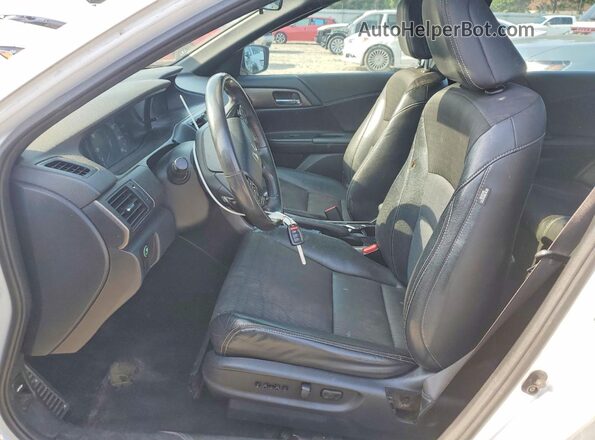 1HGCR2F50GA073683 2016 HONDA ACCORD White Вид салону спереду