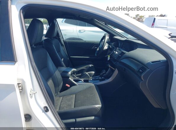 1HGCR2F50GA173637 2016 HONDA ACCORD White Front interior view