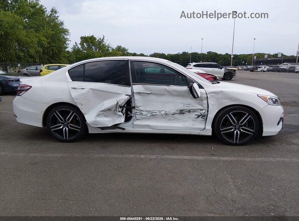 1HGCR2F51HA306004 2017 HONDA ACCORD White Vista interior trasera