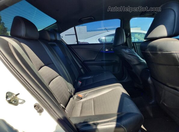 1HGCR2F55GA067538 2016 HONDA ACCORD White Widok tylnych siedzeń