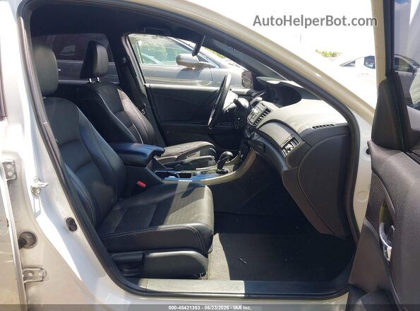1HGCR2F55HA227953 2017 HONDA ACCORD White Вид салону спереду