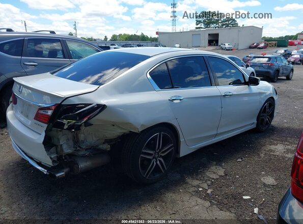 1HGCR2F55HA227953 2017 HONDA ACCORD White Вид задньої частини салону