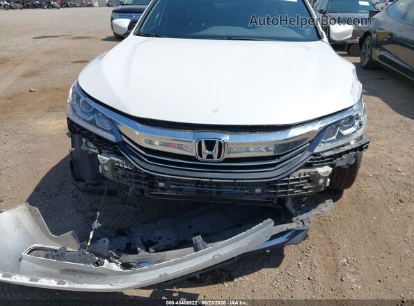 1HGCR2F56HA042262 2017 HONDA ACCORD Белый Вид спереди