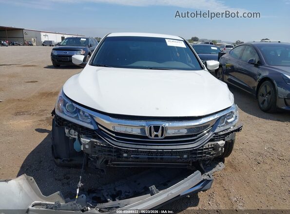 1HGCR2F56HA042262 2017 HONDA ACCORD Белый Вид задней части салона