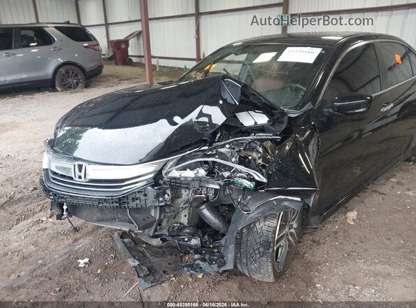 1HGCR2F57HA216534 2017 HONDA ACCORD Black Widok z przodu