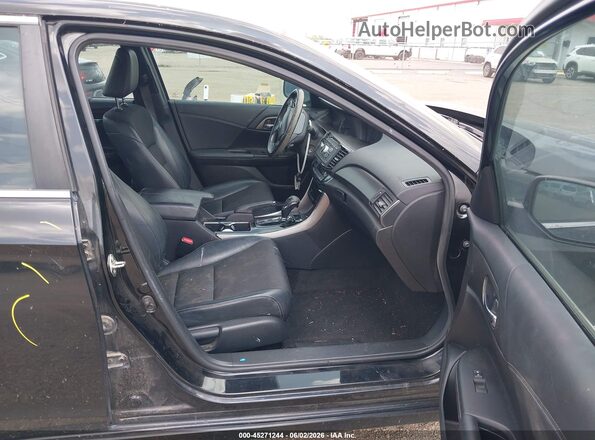 1HGCR2F58HA032669 2017 HONDA ACCORD Черный Вид салона спереди