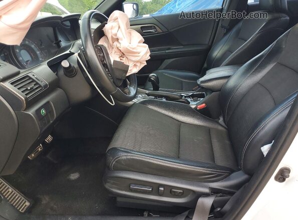 1HGCR2F5XHA088936 2017 HONDA ACCORD White Вид салону спереду