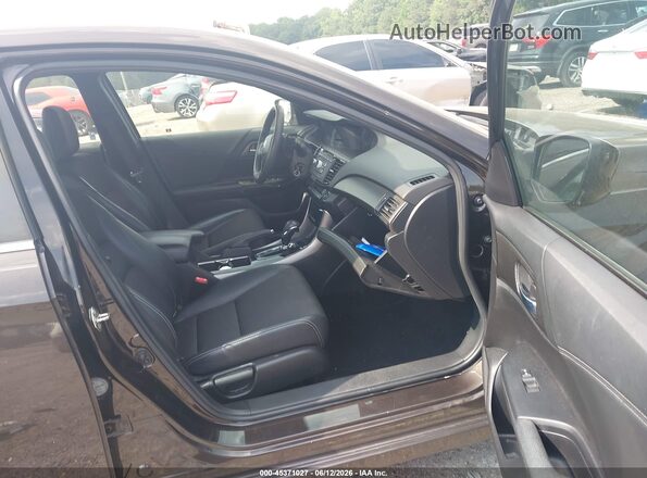 1HGCR2F5XHA108781 2017 HONDA ACCORD Black Вид салону спереду