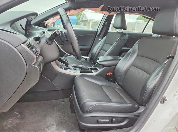 1HGCR2F68HA022328 2017 HONDA ACCORD White Front interior view
