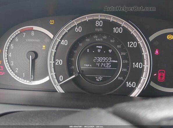 1HGCR2F7XGA172075 2016 HONDA ACCORD White Հետևի նստատեղերի տեսք