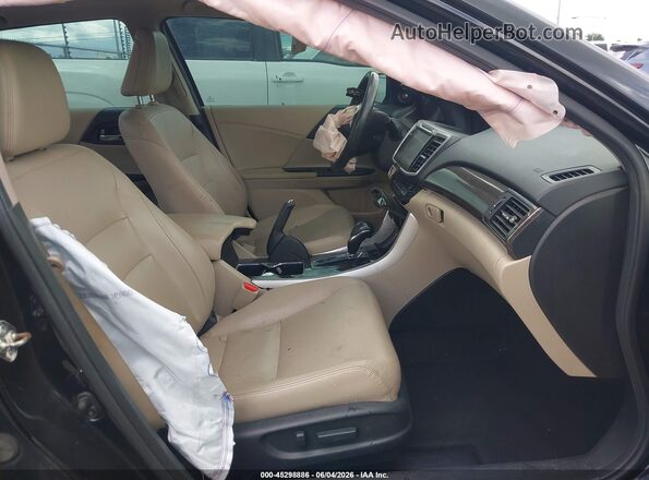 1HGCR2F80HA150662 2017 HONDA ACCORD Черный Вид салона спереди