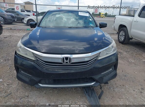 1HGCR2F80HA150662 2017 HONDA ACCORD Черный Вид щитка приборов