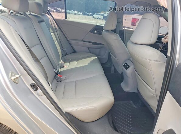 1HGCR2F81HA223067 2017 HONDA ACCORD Silver Հետևի նստատեղերի տեսք
