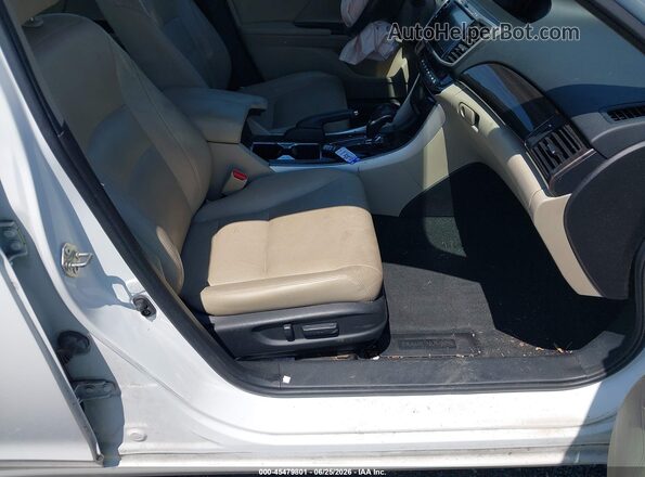 1HGCR2F82GA065675 2016 HONDA ACCORD White წინა სალონის ხედი