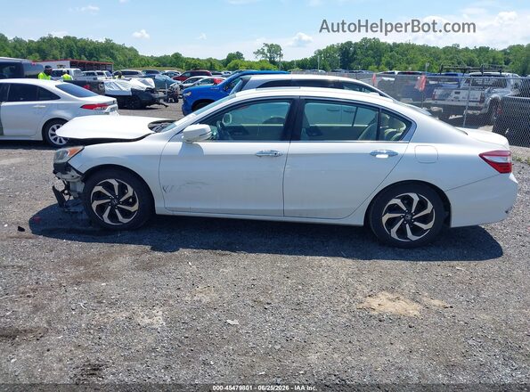 1HGCR2F82GA065675 2016 HONDA ACCORD White 