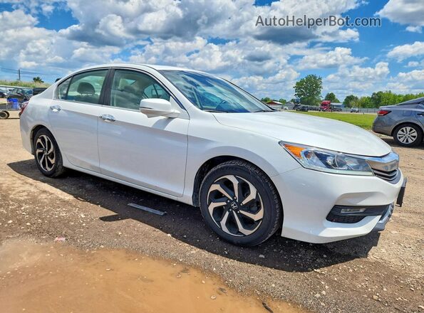 1HGCR2F83HA083328 2017 HONDA ACCORD White Передня права чверть