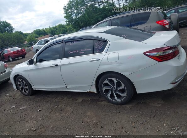 1HGCR2F84GA076810 2016 HONDA ACCORD White 360 interior view