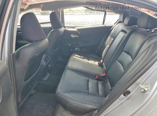 1HGCR2F8XHA254981 2017 HONDA ACCORD White Widok tylnych siedzeń