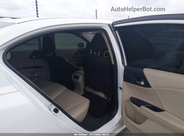 1HGCR2F92HA217304 2017 HONDA ACCORD White Widok naklejki z numerem VIN