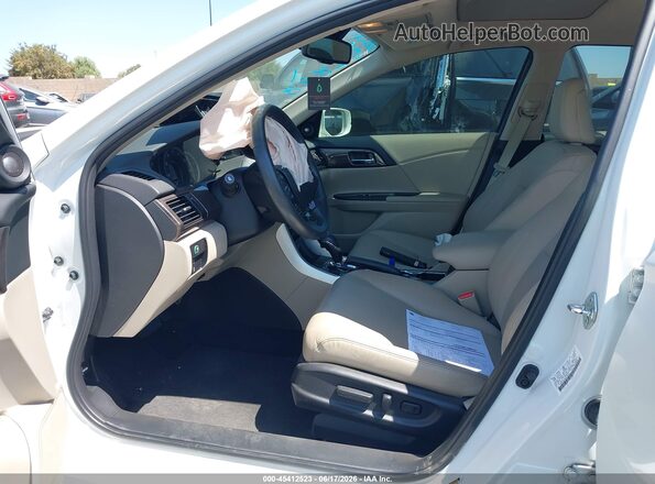 1HGCR2F93HA048555 2017 HONDA ACCORD White Սալոնի դիմացի տեսք