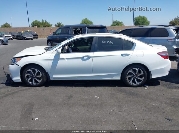 1HGCR2F93HA048555 2017 HONDA ACCORD White Սալոնի հետևի տեսք