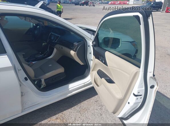 1HGCR2F94HA062240 2017 HONDA ACCORD White Вид салону спереду
