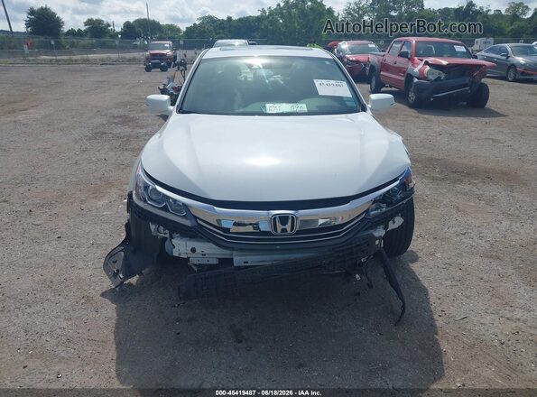 1HGCR2F94HA062240 2017 HONDA ACCORD White Вид панелі приладів