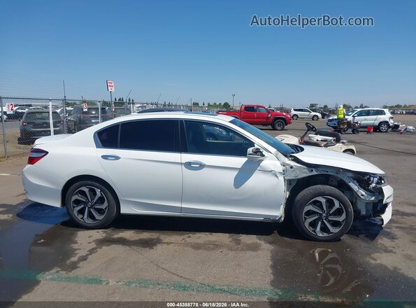 1HGCR3F03GA010958 2016 HONDA ACCORD Белый Вид задней части салона