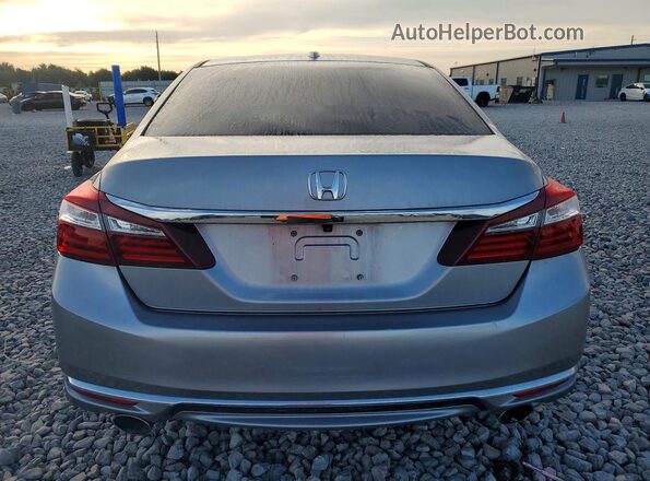 1HGCR3F83HA010045 2017 HONDA ACCORD Silver Հետևի տեսք