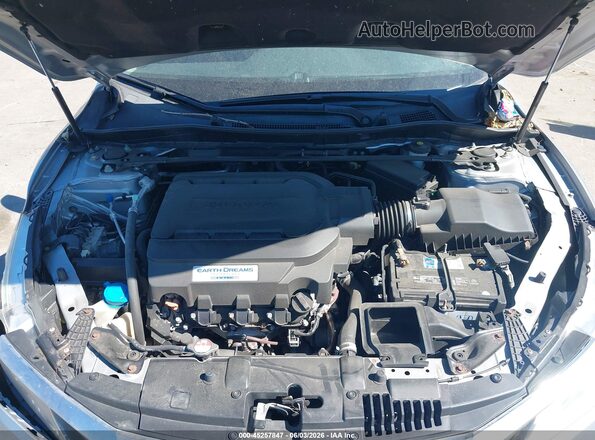 1HGCR3F84HA044799 2017 HONDA ACCORD Silver Հետևի տեսք