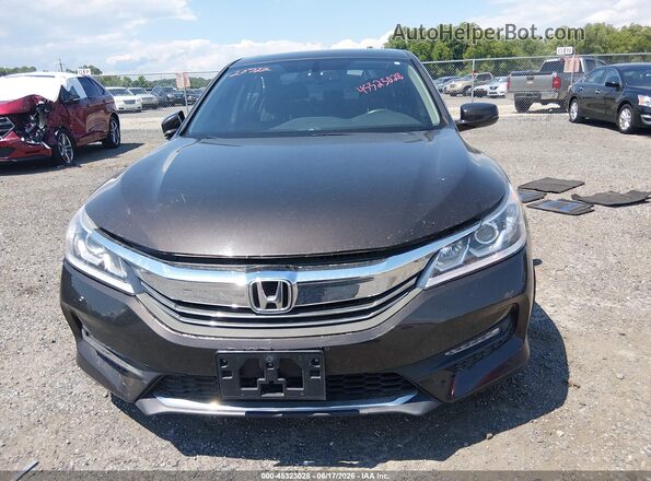 1HGCR3F89HA026671 2017 HONDA ACCORD Brown Dashboard view