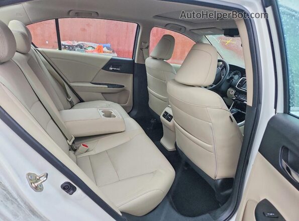 1HGCR3F97HA025558 2017 HONDA ACCORD White Հետևի նստատեղերի տեսք