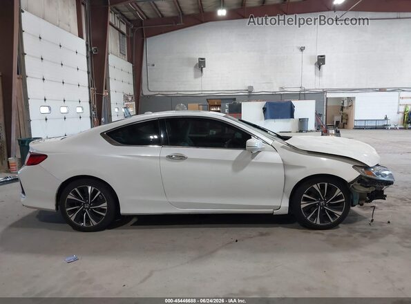 1HGCT1B71HA006076 2017 HONDA ACCORD White Widok wnętrza 360 stopni