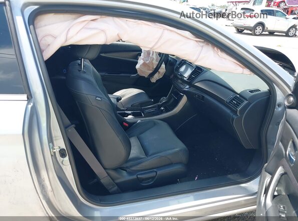 1HGCT1B87HA005913 2017 HONDA ACCORD Серебряный Вид салона спереди