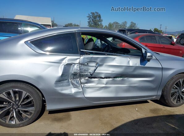 1HGCT1B89HA004147 2017 HONDA ACCORD Silver Rear interior view