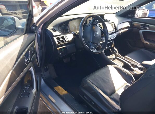 1HGCT1B89HA004147 2017 HONDA ACCORD Silver Front interior view