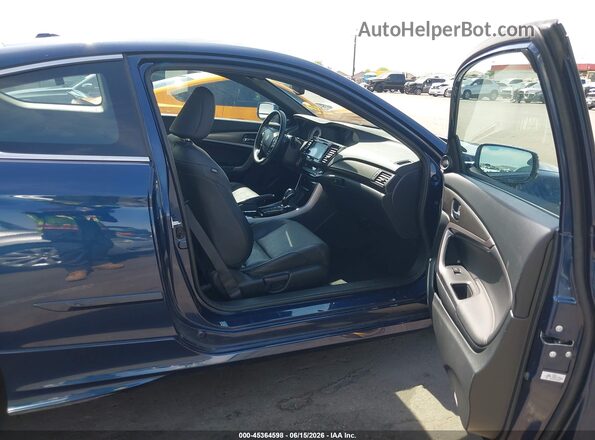 1HGCT2B0XHA001144 2017 HONDA ACCORD Blue Front interior view